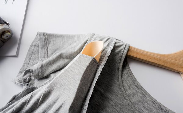 Дамска нощница с щампа подходяща за кърмачки