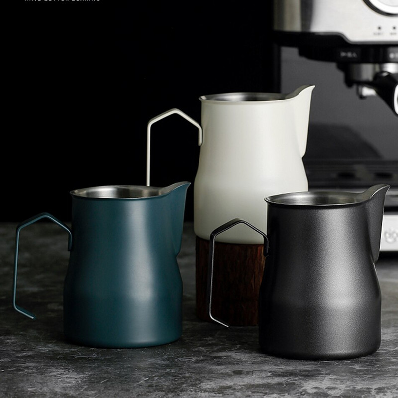 Кана за мляко от неръждаема стомана Кана за разпенване на мляко 350 ml Еспресо машина Cappuccino Latte Art Разпенваща се стомна Кана за бариста Чаша за мляко