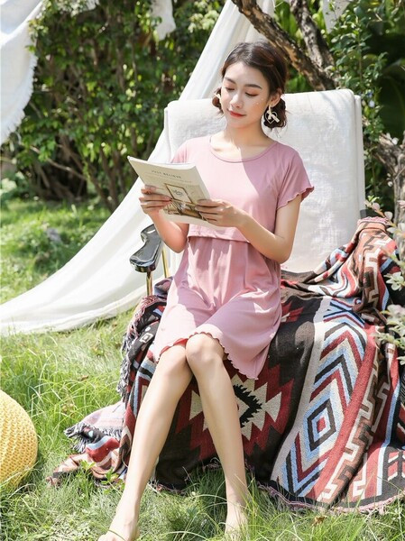 Дамска нощница с обло деколте за кърмачки