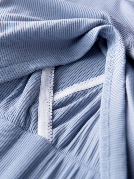 Дамска нощница с обло деколте за кърмачки