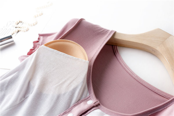 Едноцветна дамска нощница с обло деколте за кърмачки