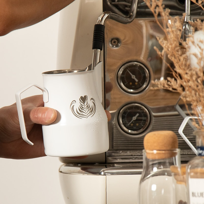 NAUJAS 350/500/700 ml nerūdijančio plieno itališkas espresso latte Art pieno putų ąsotis garuojantis ąsotis pieno putų talpa