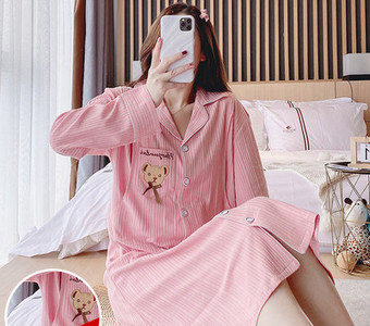 Cămașă de noapte de damă cu nasturi și buzunar – potrivită pentru mamele care alăptează