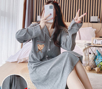 Cămașă de noapte de damă cu nasturi și buzunar – potrivită pentru mamele care alăptează