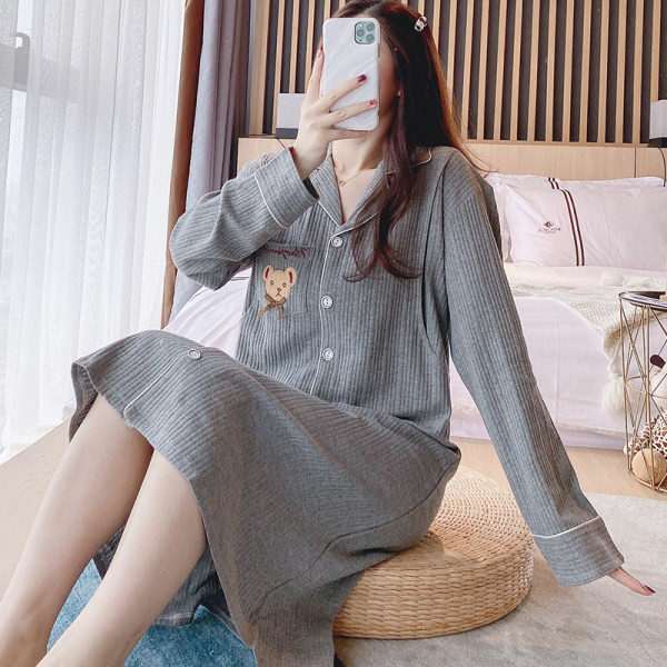 Cămașă de noapte de damă cu nasturi și buzunar – potrivită pentru mamele care alăptează