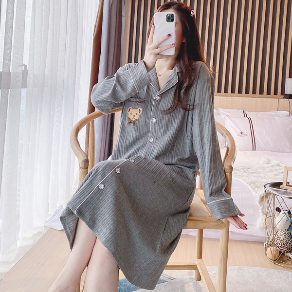 Cămașă de noapte de damă cu nasturi și buzunar – potrivită pentru mamele care alăptează