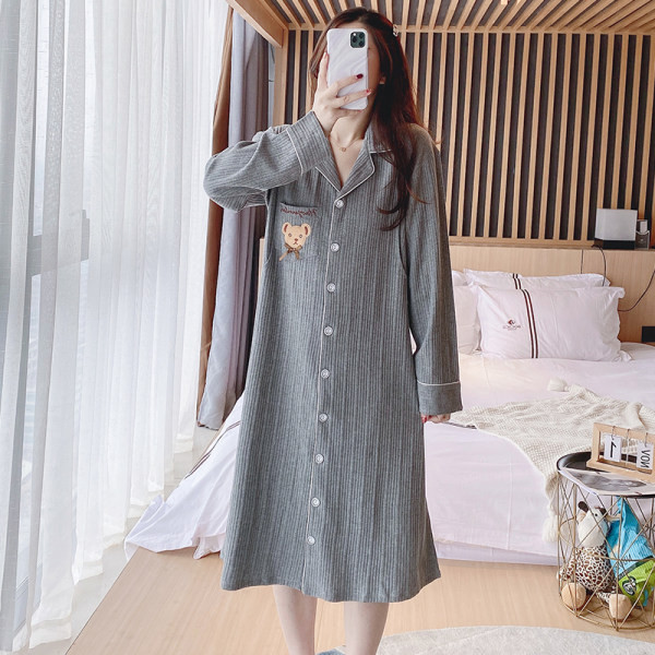 Cămașă de noapte de damă cu nasturi și buzunar – potrivită pentru mamele care alăptează