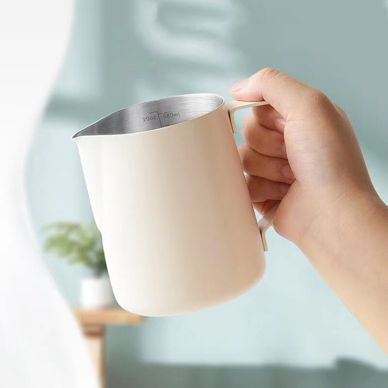 „Mutil Type 304“ nerūdijančio plieno pieno putojimo ąsotis, nepridegantis pieno ąsotis, ištraukiamas gėlių puodelis, skirtas kavai kapučino latte Art