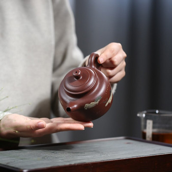 220 ml Κινεζική τσαγιέρα Yixing Purple Clay Master Handmade Raw Ore Purple Mud Tea Pot Dezhong Kettle Προσαρμοσμένο σετ τσαγιού Zisha Δώρα