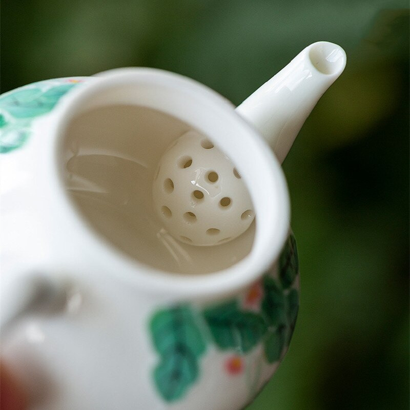 100 ml grynas rankomis dažytas braškių meno keraminis arbatinukas Vieno puodo buitinis arbatos virdulys eskizinis puodas su filtro anga Kung Fu teaset