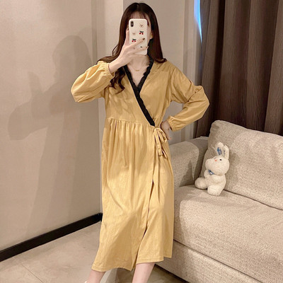 Нов модел нощница с шпиц деколте за кърмачки