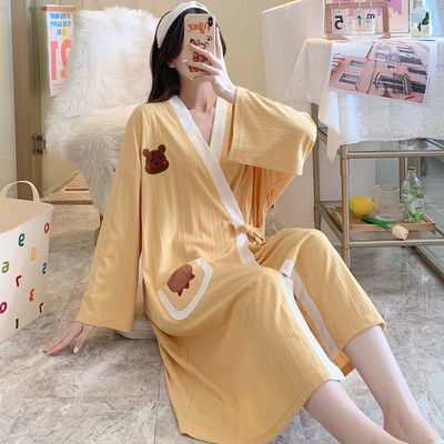 Нов модел нощница с шпиц деколте за кърмачки