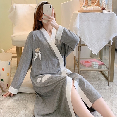 Нов модел нощница с шпиц деколте за кърмачки