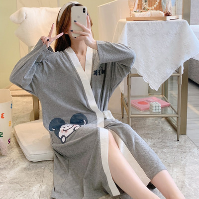 Нов модел нощница с шпиц деколте за кърмачки