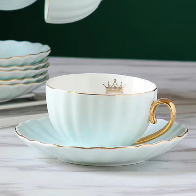 Wourmth augstas kvalitātes kaula porcelāna kafijas krūzes ar zelta rokturi Keramikas uz glazūra uzlabotas tējas krūzes un apakštasīšu komplekti luksusa dāvana