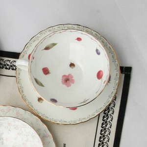 Ins Hot Prabangus kavos puodelis su lėkšte britiškos arbatos rinkinys su gėlių raštu Europos korėjiečių kinų stiliaus