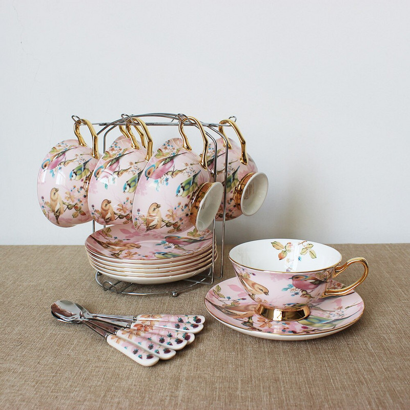 Karštas išpardavimas Europos karališkojo stiliaus keraminių kavos puodelių rinkinys su lėkšte šaukštu Aukščiausios klasės porcelianinių kavos puodelių rinkinys