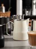 350/500/700 ml-es rozsdamentes acél tejeskancsó habosító kancsó tejespresso gép Cappuccino tejeskávé habosító kancsó Barista tejeskancsó