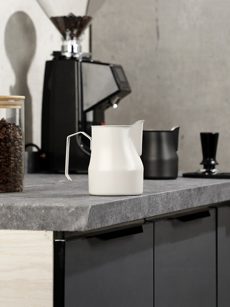 350/500/700 ml-es rozsdamentes acél tejeskancsó habosító kancsó tejespresso gép Cappuccino tejeskávé habosító kancsó Barista tejeskancsó