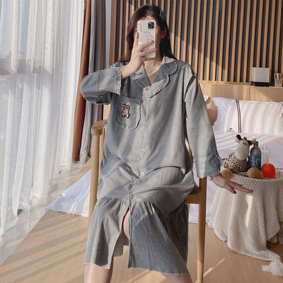 Ženska spavaćica s dugim rukavima i četvrtastim izrezom za dojilje