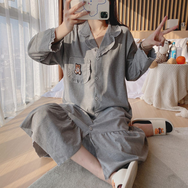 Ženska spavaćica s dugim rukavima i četvrtastim izrezom za dojilje