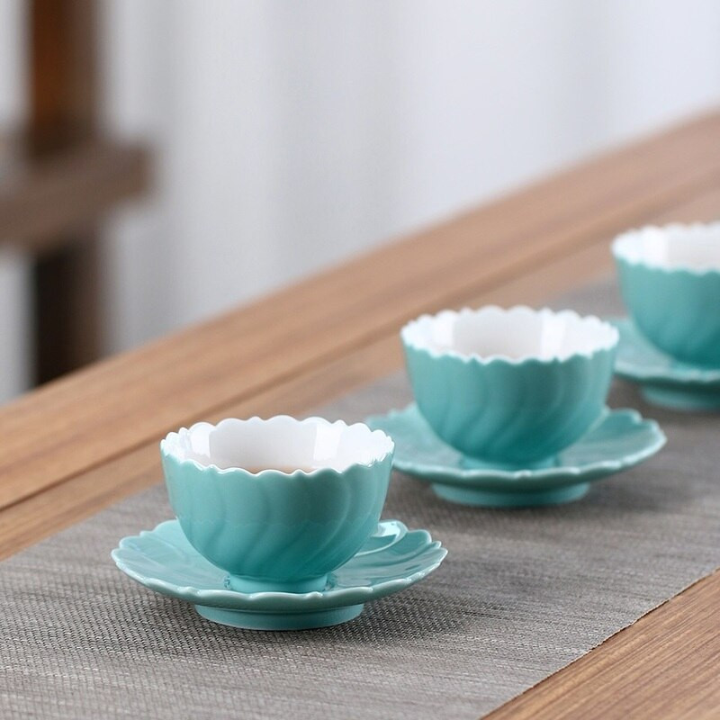 CHANSHOVA 25/60 ml stil chinezesc Forma petală Set mic de ceai și farfurii din ceramică Set cești de cafea Bol de ceai din porțelan din China H459