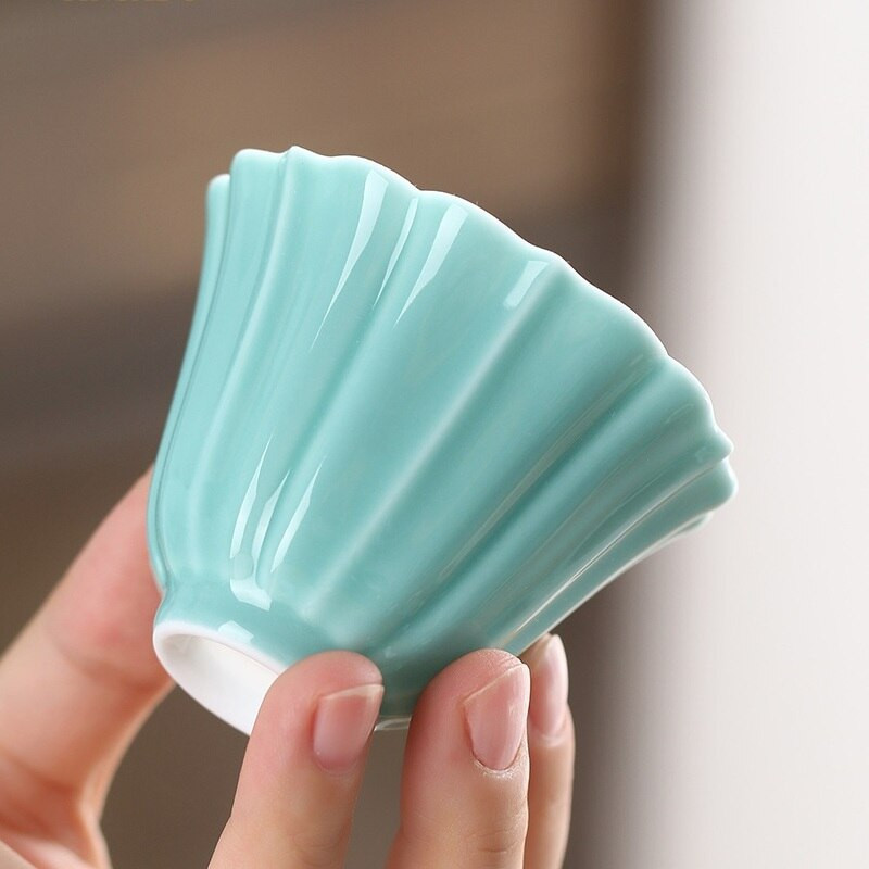 CHANSHOVA 25/60 ml stil chinezesc Forma petală Set mic de ceai și farfurii din ceramică Set cești de cafea Bol de ceai din porțelan din China H459