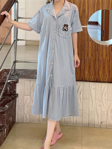 Дамска пижама с копчета и джоб за кърмачки