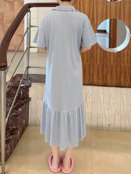 Дамска пижама с копчета и джоб за кърмачки