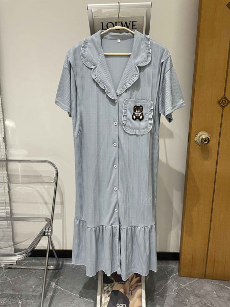 Дамска пижама с копчета и джоб за кърмачки