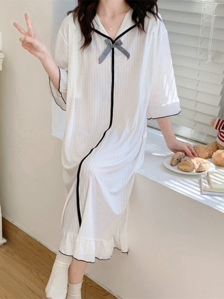 Нов модел дамска нощница с 3/4 ръкави -подходяща за кърмачки