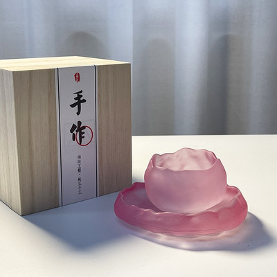 Комплект чаши за чай и чинийки от розово кристално стъкло Японско стъкло за саке Подаръци за рожден ден на момиче приятелка Изискана кутия за подарък Опаковка 55 мл