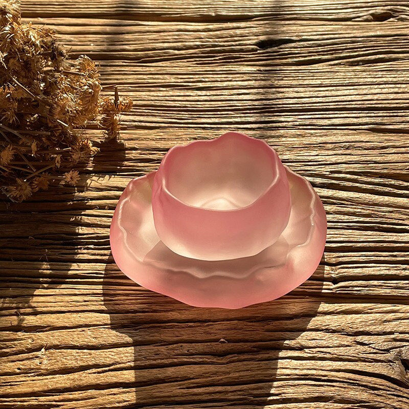 Комплект чаши за чай и чинийки от розово кристално стъкло Японско стъкло за саке Подаръци за рожден ден на момиче приятелка Изискана кутия за подарък Опаковка 55 мл