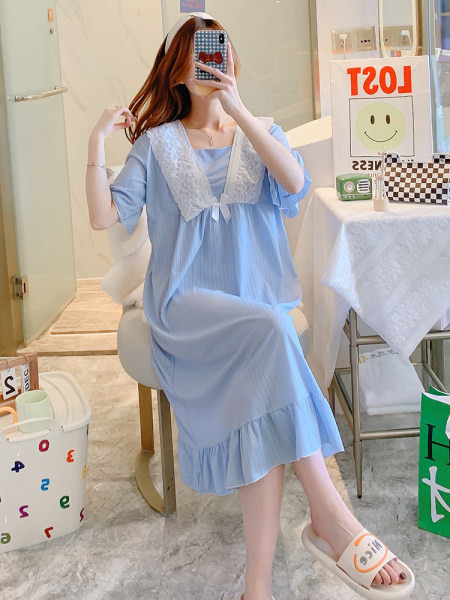 Ежедневна дамска нощница с дантела -син и розов цвят