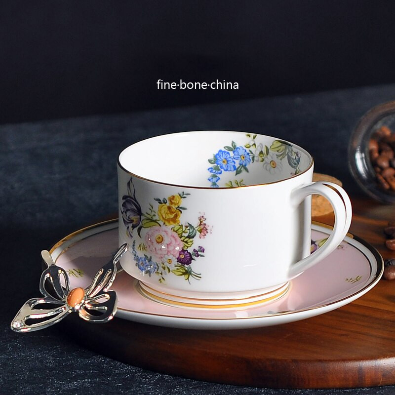 Angol eszpresszó arab kávéscsésze készlet Luxus étkészlet Bone China Reggeli bögre Kávéscsésze Porcelán Taza Kerámia Italkészlet