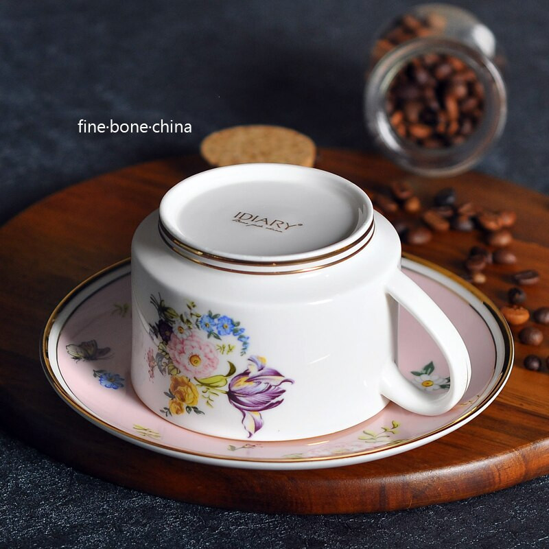 Angol eszpresszó arab kávéscsésze készlet Luxus étkészlet Bone China Reggeli bögre Kávéscsésze Porcelán Taza Kerámia Italkészlet