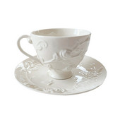 Europietiško stiliaus nauja kaulinio porceliano kreminės spalvos rožinė reljefinė kavos puodelio lėkštė juodos arbatos puodelis popietės arbatos puodelio lėkštė