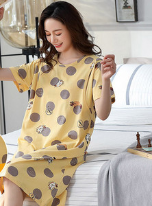 Дамска нощница с обло деколте и къс ръкав за кърмачки