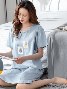 Дамска нощница с обло деколте и къс ръкав за кърмачки