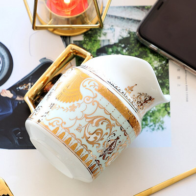 Bone China kreatív tejkancsó fogantyúval plusz tejfüzér tejeskancsó könnyű luxus kis tejcsésze kávéfőző tartozékok LB522