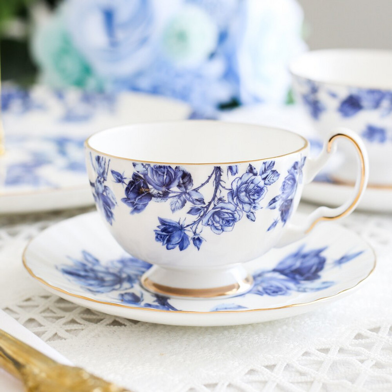 Teáscsésze készlet Bone China kávéscsésze csészealj uzsonnatál Virágok Teáscsésze Délutáni teás edények Kávékészlet Irodai italkészletek