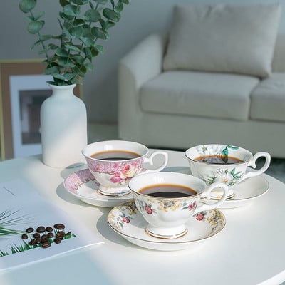 Bone China kávés bögre British Palace Vintage virágmintás délutáni tea csésze és csészealj készlet Kávés kerámia csésze kávés edények