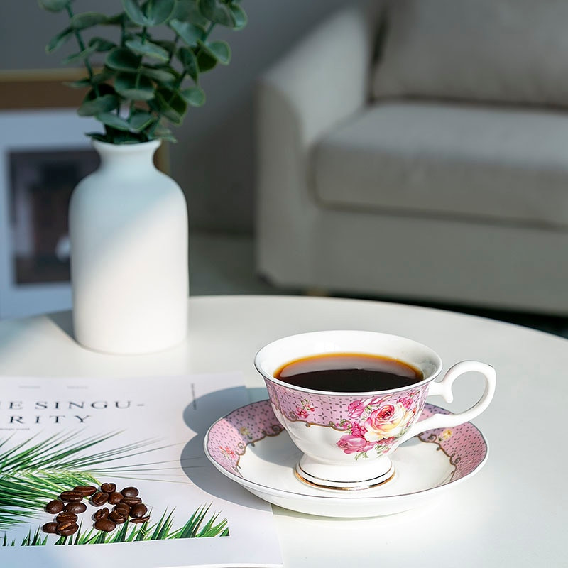 Bone China kávés bögre British Palace Vintage virágmintás délutáni tea csésze és csészealj készlet Kávés kerámia csésze kávés edények