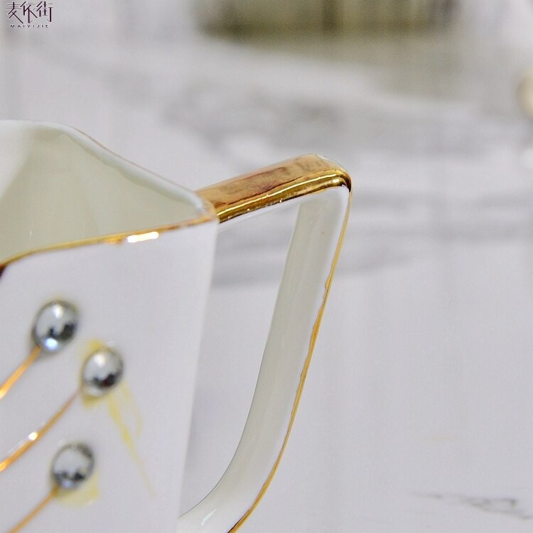 Nordic Modern kerámia tejkannák Bone China Otthoni Tejkancsó Latte Art Tejkannák Espresso Csésze Kanyók Kávéedények BC50NG