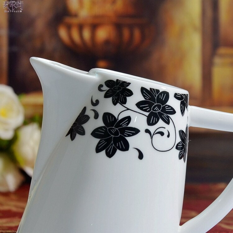 Nordic Vintage Tejkancsók Kiváló minőségű Kreatív Tejkancsó Latte Art Tejkannák Eszpresszóscsészék Pot A Lit Kávéedények BC50NG