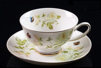 Luxus virágmintás délutáni teás csésze csészealj Kanál Bone China kávéscsésze készlet Európa Porcelán kerámia bögre Cafe Party Italkészlet