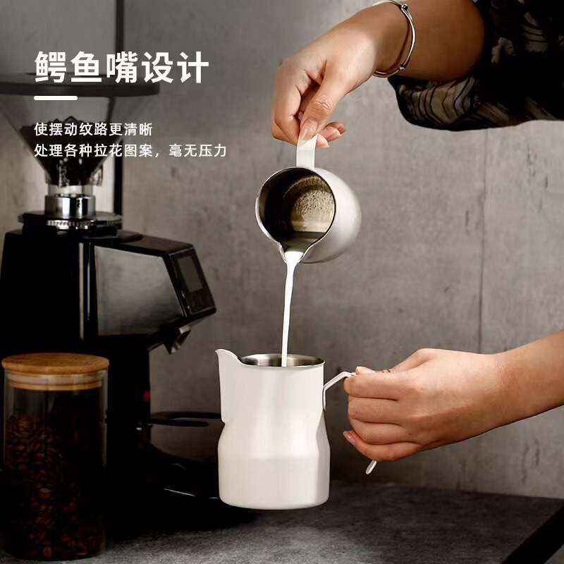 304 Rozsdamentes acél tejhabosító kancsó vastag kávés tejhabos bögrék Olasz Latte Art kancsó kancsó habosító csésze 350/500ml