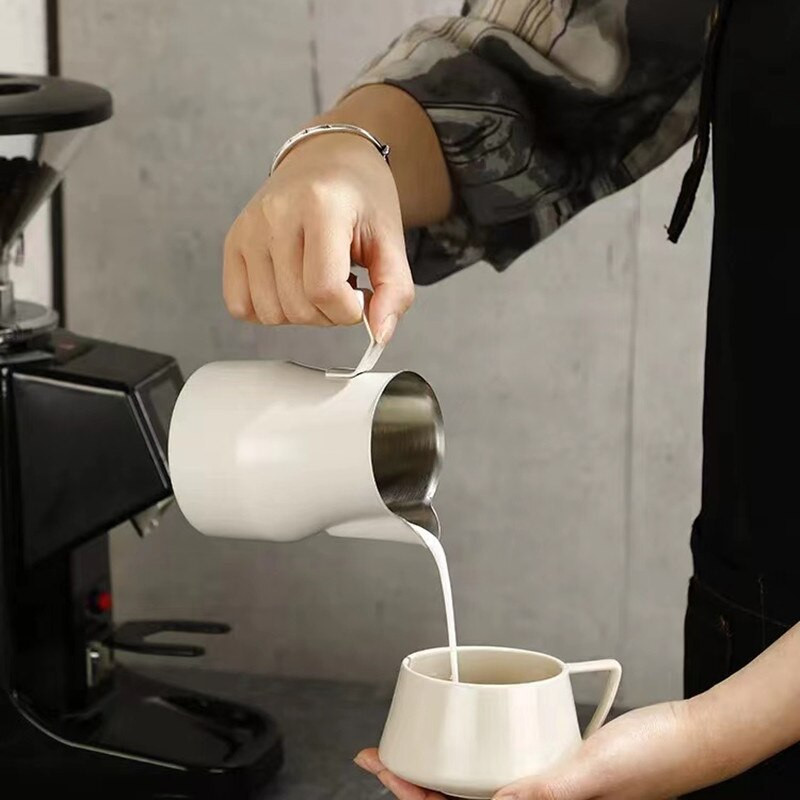 304 Rozsdamentes acél tejhabosító kancsó vastag kávés tejhabos bögrék Olasz Latte Art kancsó kancsó habosító csésze 350/500ml