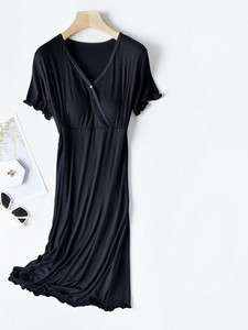 Раирана дамска нощница с къс ръкав за кърмачки