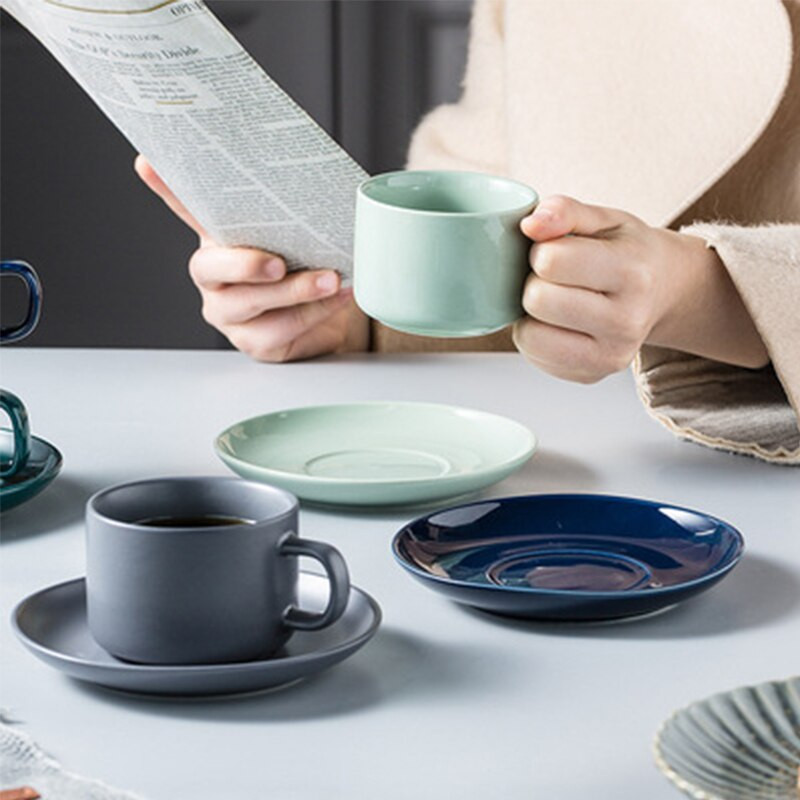 230 ml-es Nordic Style Tea csésze Háztartási virágos teáscsésze Brit délutáni tea csésze és csészealj készlet Egyszerű kávéscsésze tejes csészével